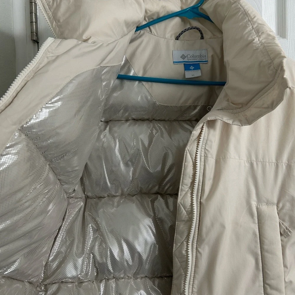 Columbia Cream Cropped Puffer Jacket - Picture 4 of 10